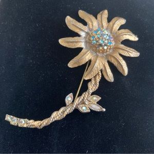 Vtg  Goldtone Aurora Borealis Floral Sunflower  Costume Jewelry Brooch Pin